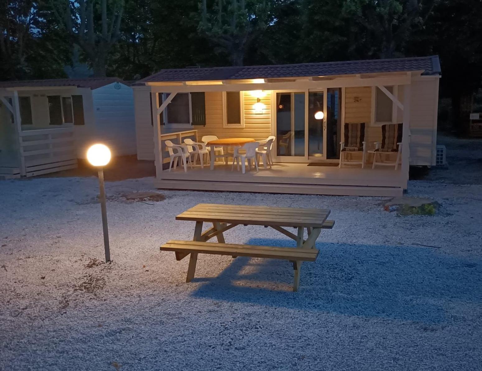 Chalet Camping River Italie Met 2 Slaapkamers Ameglia Exteriér fotografie