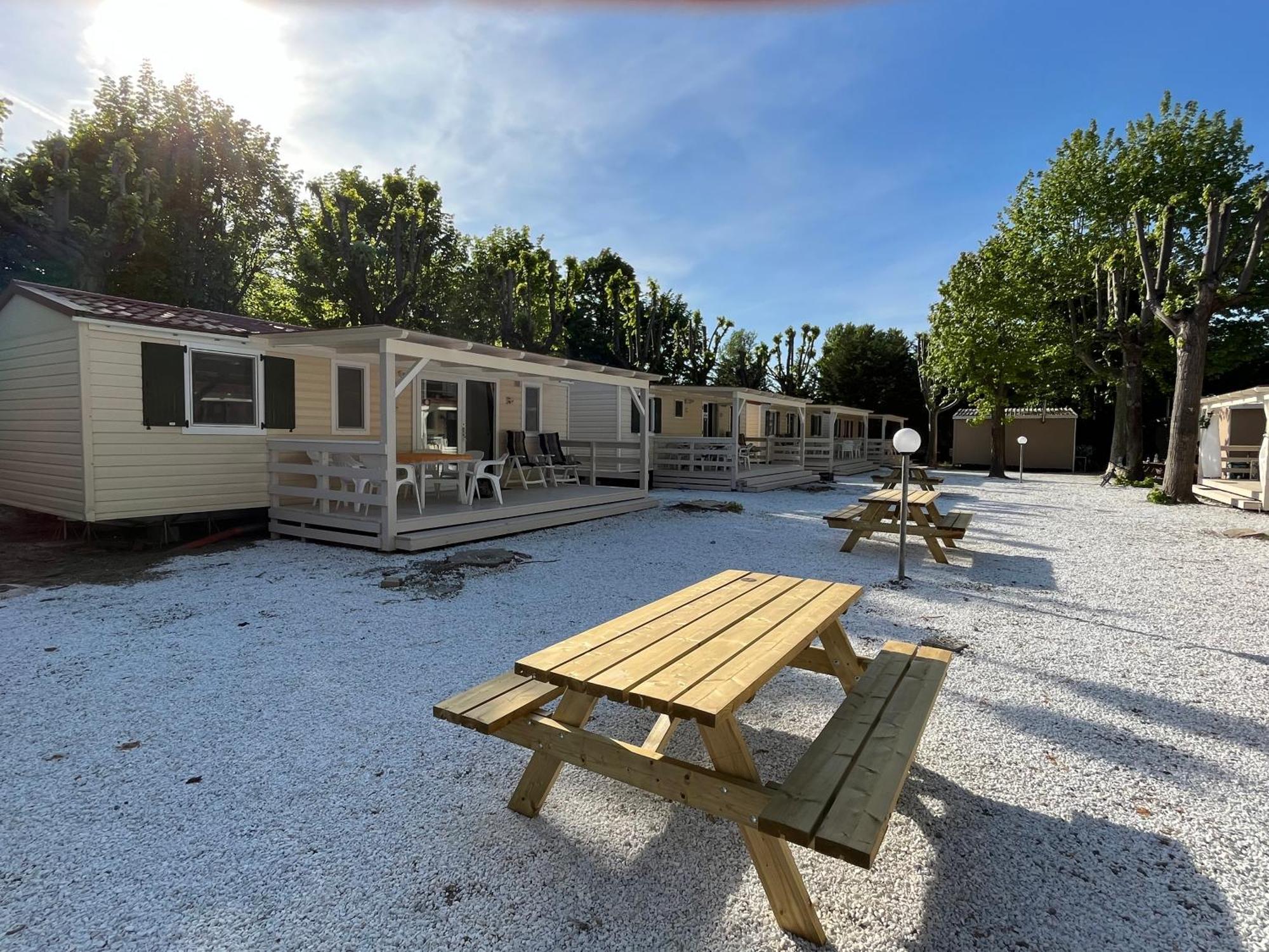 Chalet Camping River Italie Met 2 Slaapkamers Ameglia Exteriér fotografie